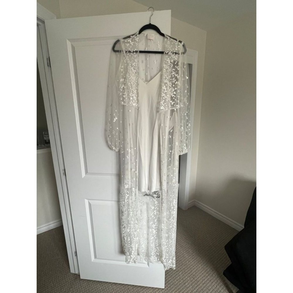 La Rose Bridal Robe with Slip - Picture 3 of 3
